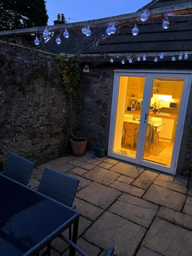 Pretty Ground Cottage In Comrie Exterior photo